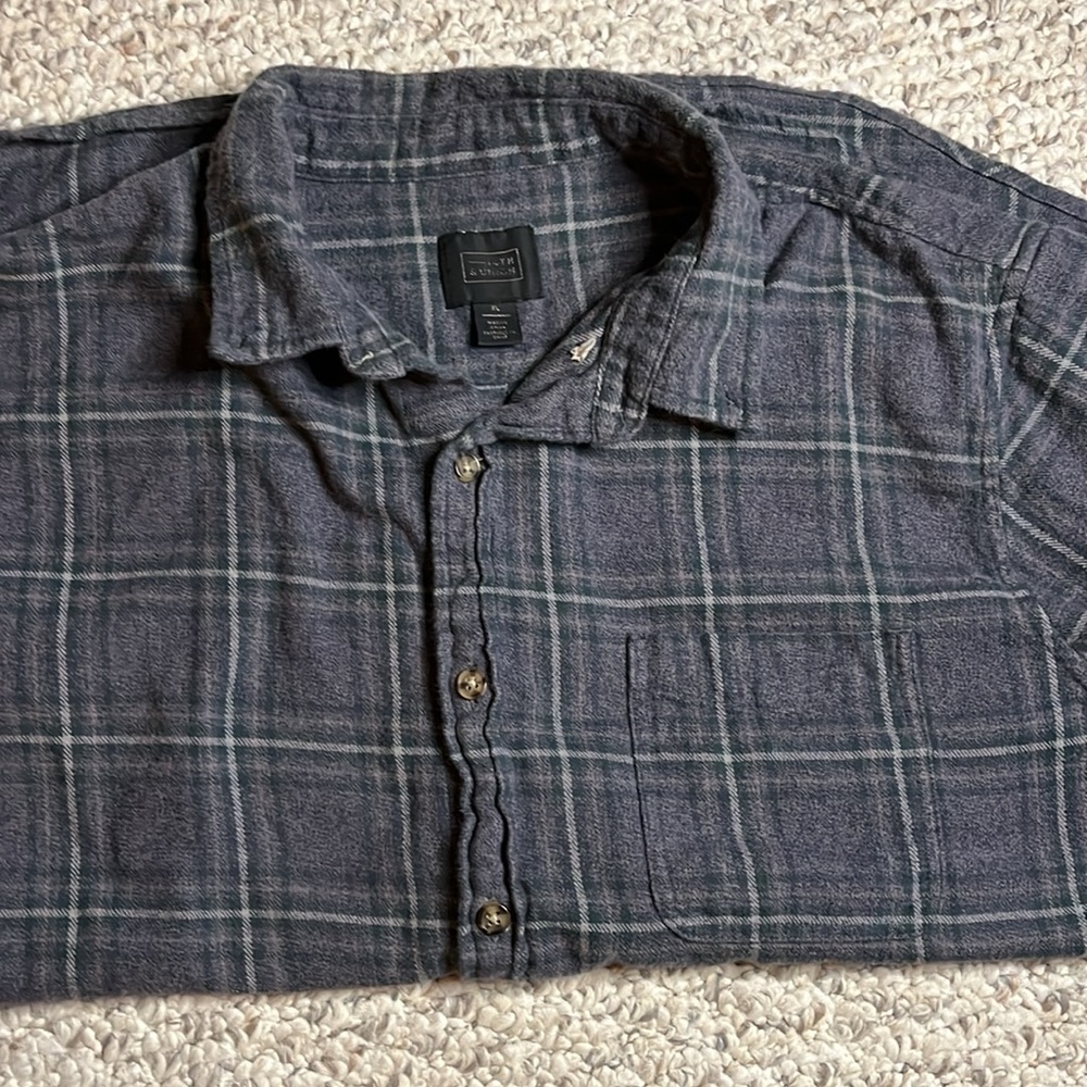 14th & Union Men's Flannel Plaid Button Down Shirt - Picture 4 of 7